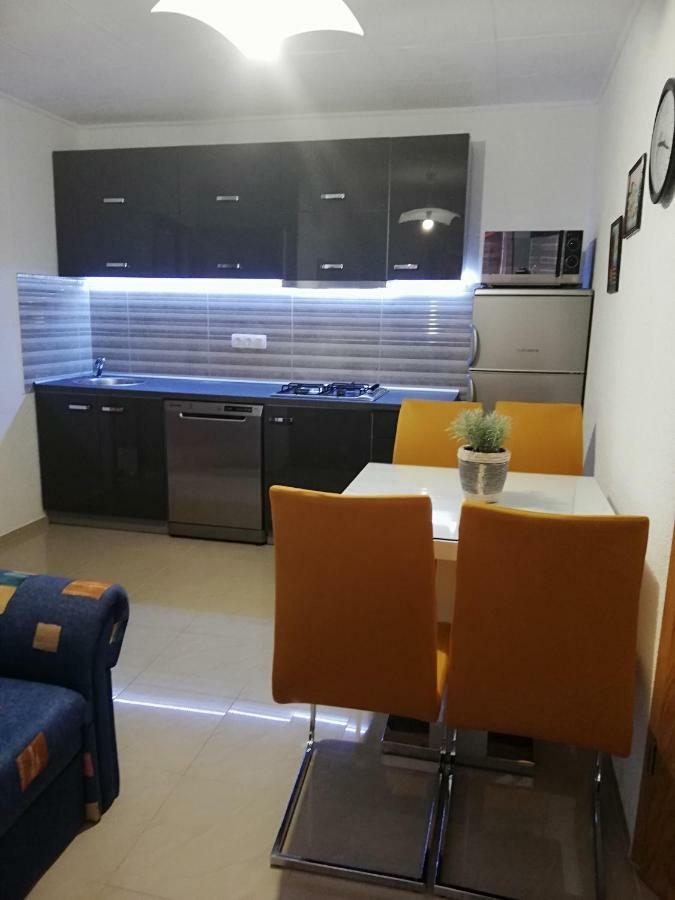 Apartmani Poljanec Vir Exterior foto